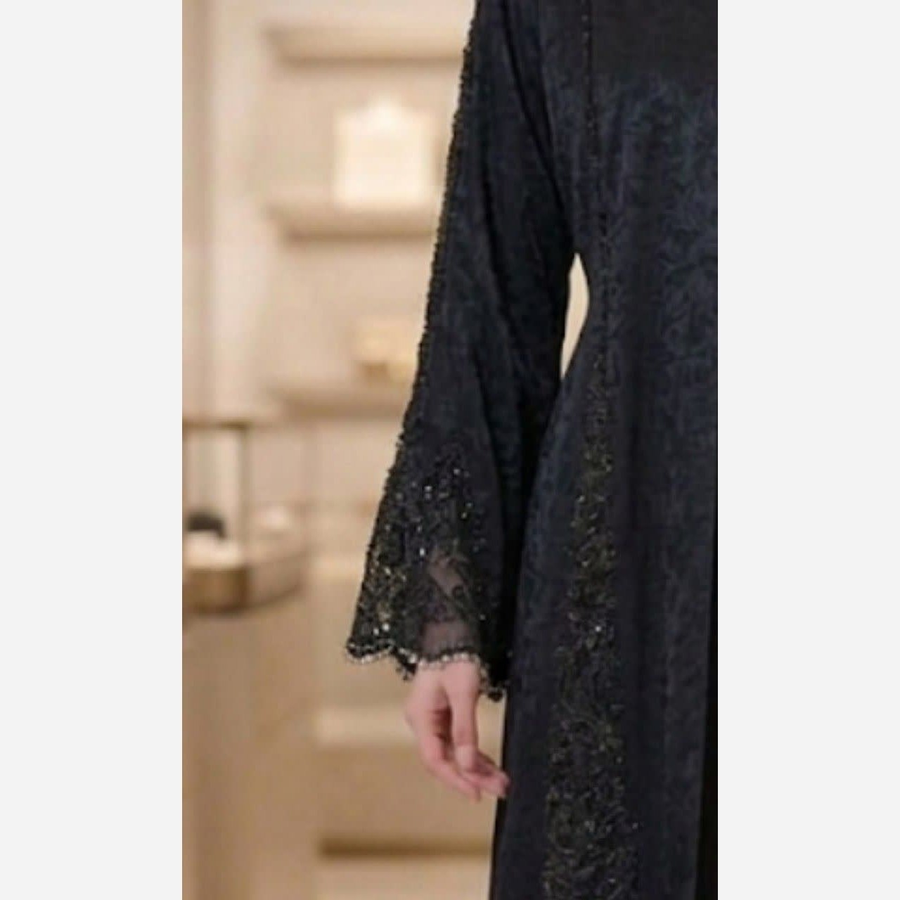 عبا مجلسی زنانه مشکی مدل آستین کلوش فری سایز